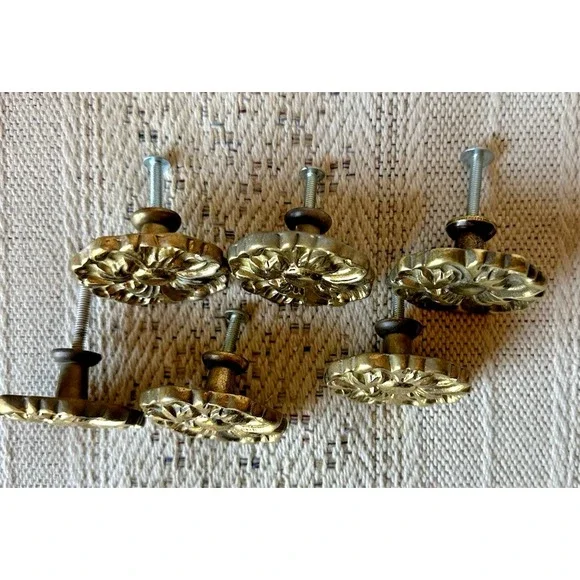 Vintage  Brass Flower FRENCH PROVINCIAL Cabinet Drawer Knob  1.75" Lot of 6    b - Picture 2 of 4